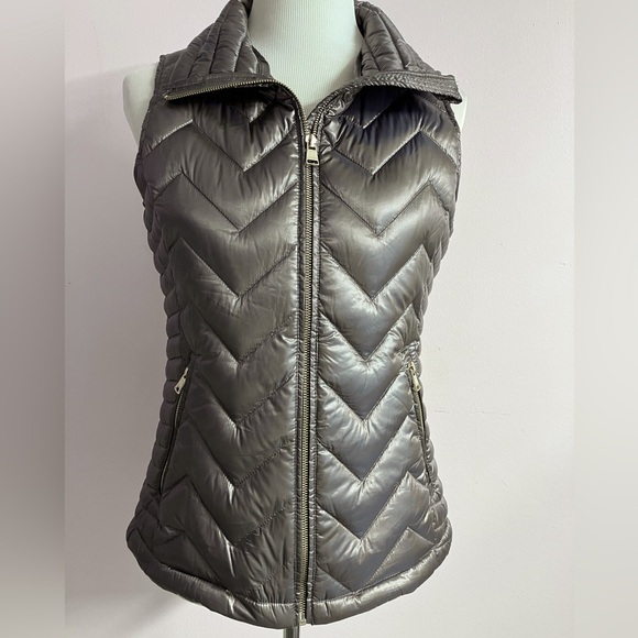 Calvin Klein Performance Women’s Quilted Down Vest, Small, Puffer - Picture 9 of 9